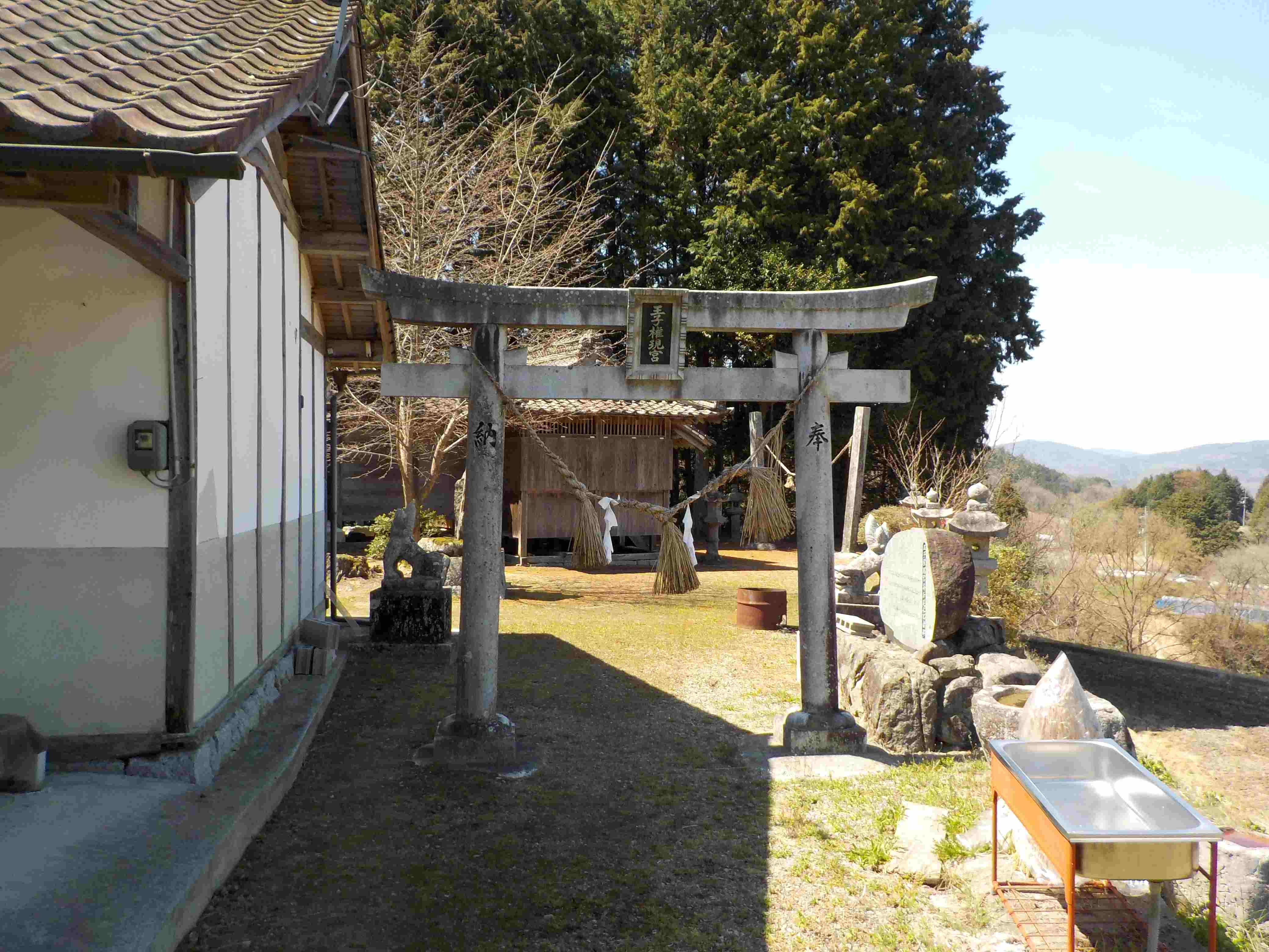 A small shrine in the Ukacho village.